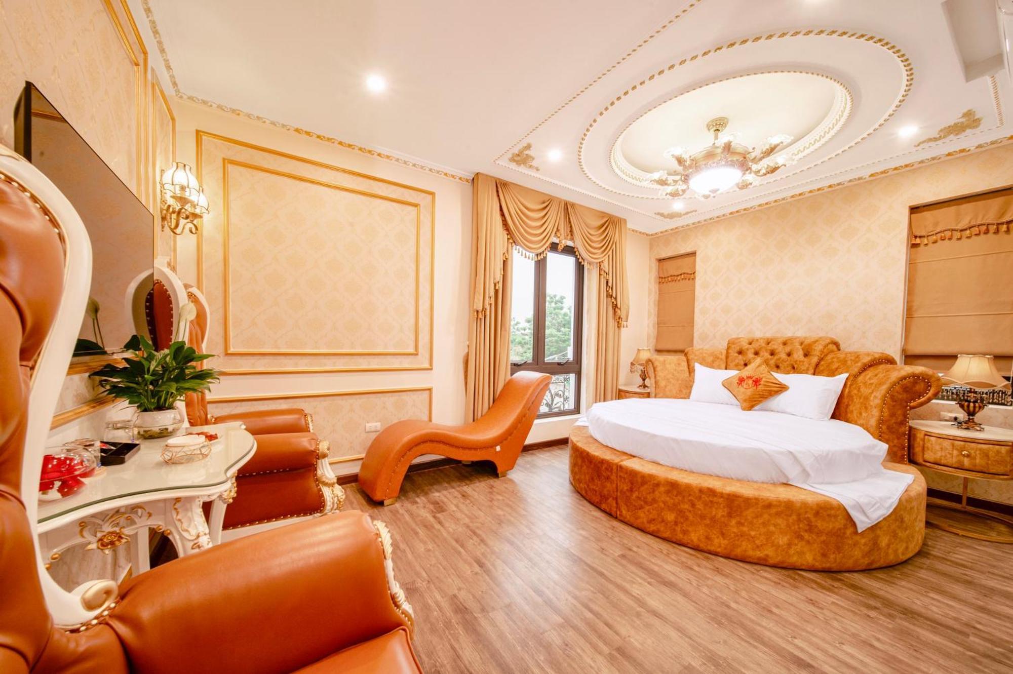 Lake Hotel Soc Son Hanoi Buitenkant foto