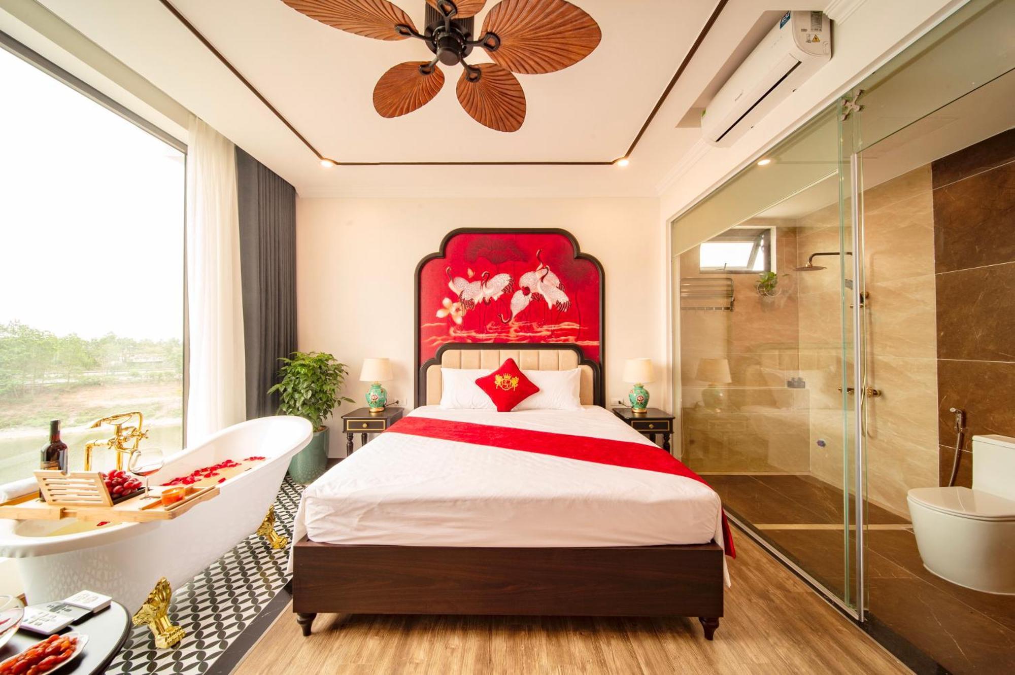 Lake Hotel Soc Son Hanoi Buitenkant foto